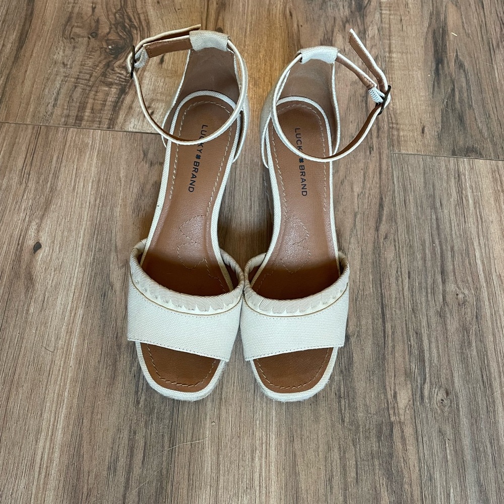 Lucky Wedge Heels
